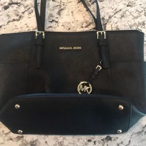 Black and Gold Michael Kors Shoulder Purse w/ Bag
